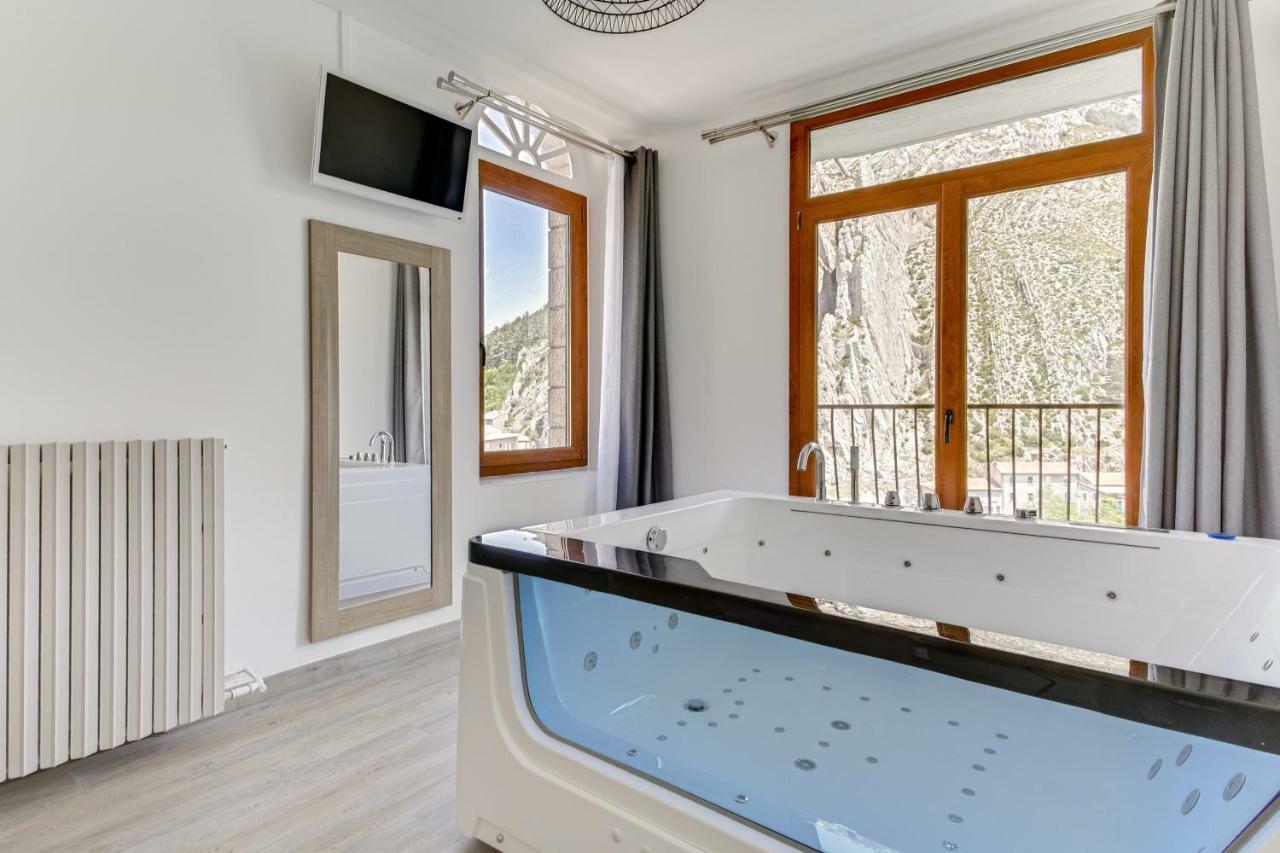 סיסטרון Hotel De La Citadelle מראה חיצוני תמונה
