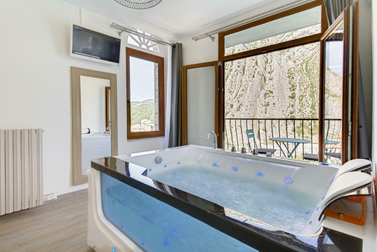סיסטרון Hotel De La Citadelle מראה חיצוני תמונה