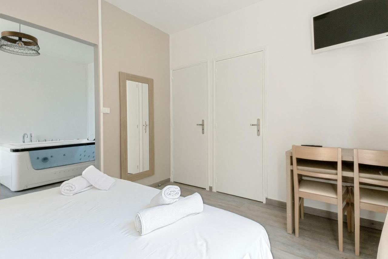 סיסטרון Hotel De La Citadelle מראה חיצוני תמונה